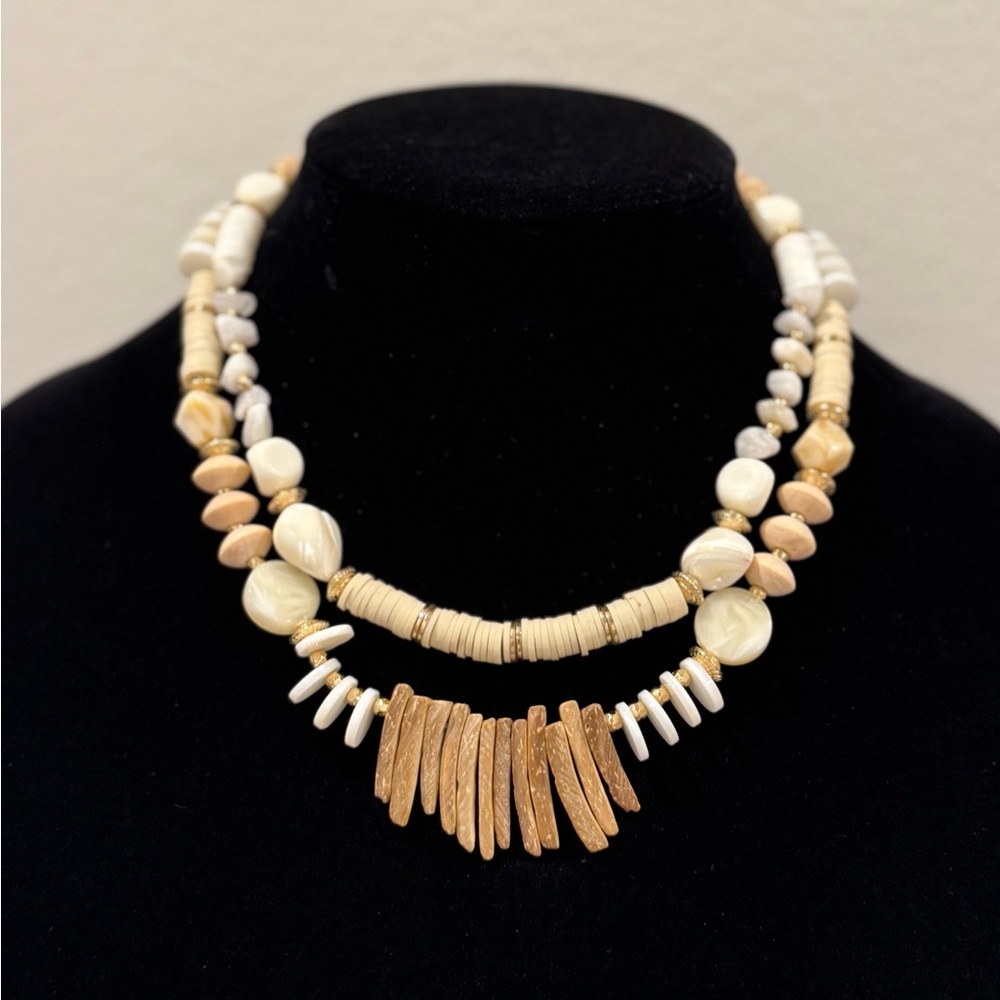 Elegant Multi-Layered Necklace in Cream and Tan